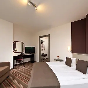 Hotell Leonardo Airport